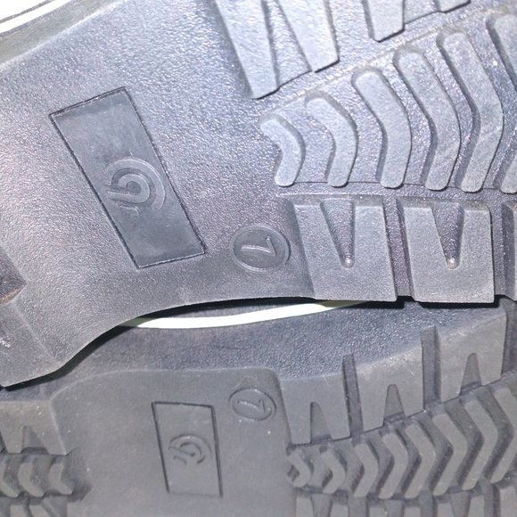 C9 by Champion Black Leather & Suede Faux Fur Trimmed Snow Boots- Size 7 NWOT - Picture 10 of 12